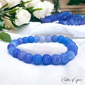 Ocean Vibes: NWOT Stretchy Blue Glass Beaded Bracelet (One Size)